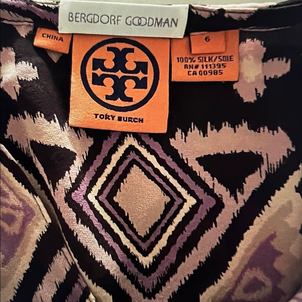 Tory Burch size 6 100% silk blouse brown rouge sleeve tie Geometric print.